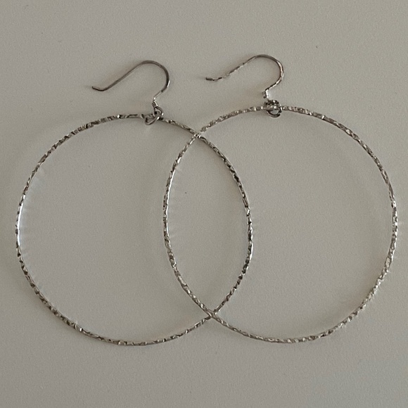 Large drop hoop earrings - Picture 2 of 6